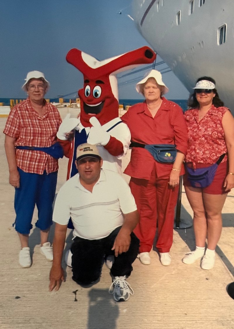 Nelda Rae Roth - Photo 11